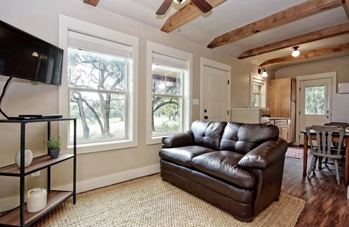 Wimberley Cabin | Morning Dove I Romantic, Minutes from The Square!