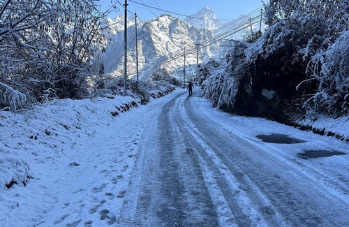 Auli RV Rental | Morning Glory camping and trekking