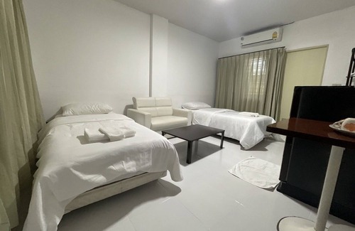 Lop Buri Hotel | Morning Home