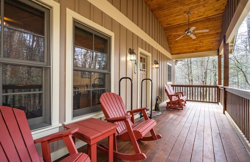 Sapphire Cabin | Morning Mist - Cozy Cabin with Amenities!