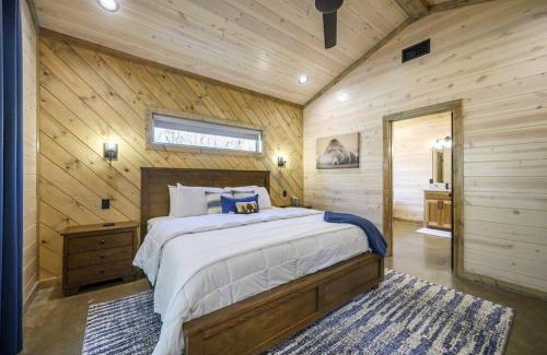 Broken Bow House | Morning Roast Cabin