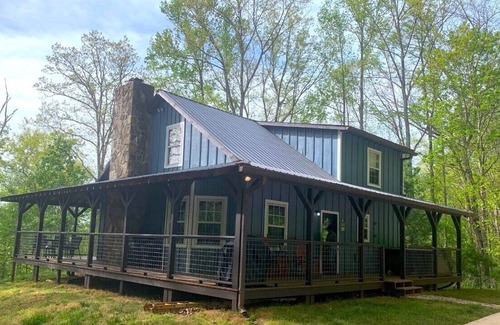 Choestoe Cabin | Morning Star,Rustic Upscale Cabin wonderland in the forest, Fence-in Yard