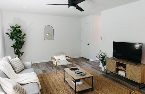 Berea Apartment | "Morning View 1" Cozy Modern Stay - College/Hiking
