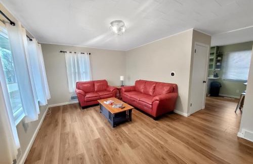 Arnolds Park Villa | Morning View Cottage at the Lake