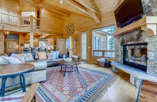 Warrior's Mark West House | Morning View Lodge Home Spacious Hot Tub and Views