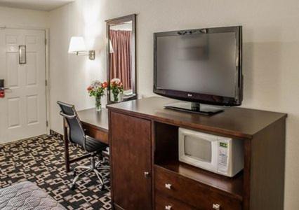Cornwall Park Hotel | MorningGlory Inn & Suites