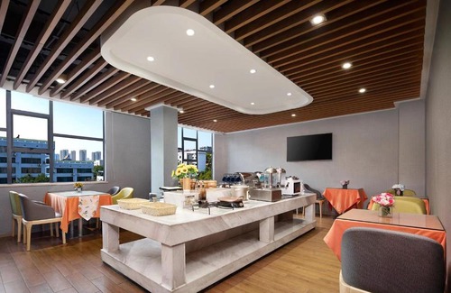 Louxing District Hotel | Morninginn, Humanities and Technology College