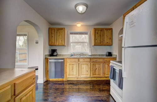 Star House | Morningstar Cottage in Star, RV Parking, Pets Yard