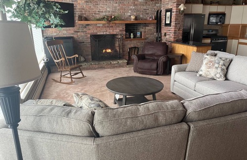 Ellicottville Ski Chalet | Morningstar Lodge, Classic, Clean, Close