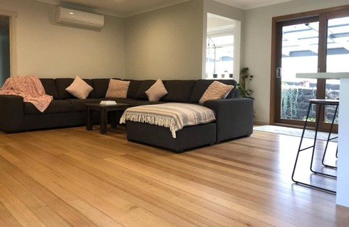 Langwarrin South House | Mornington Peninsula Gateway - Rural Retreat