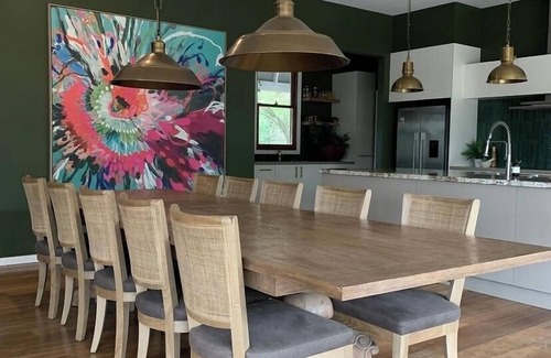 Balnarring House | Mornington Peninsula Escape. Tennis Court, Swimming Pool & Spa