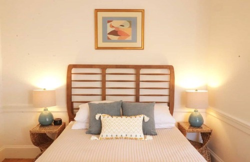 Parkside House | Morrill Mansion Inn | 7 | Self Check In | Parking