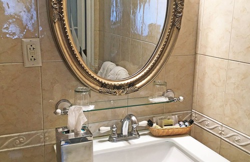 Washington Square West Bed & Breakfast | Morris House Hotel