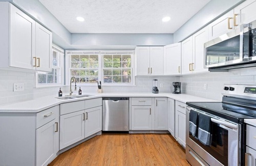 North Central Omaha House | Morton. Tranquil oasis in the city