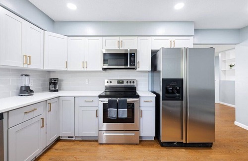 North Central Omaha House | Morton. Tranquil oasis in the city