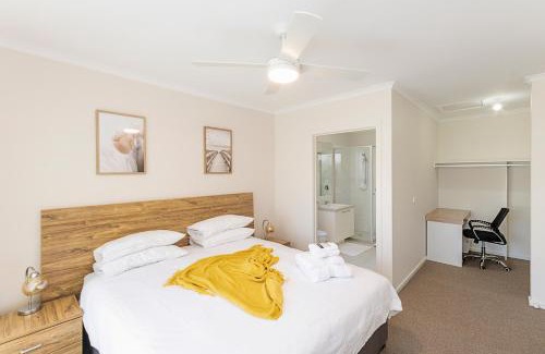 Hamilton House | Morview Holiday Homes-Implala