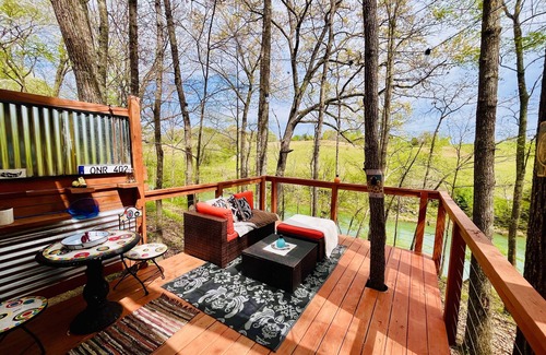 Sparta Cabin | Mosaic Cabin On the River, Downtown SPARTA TN!