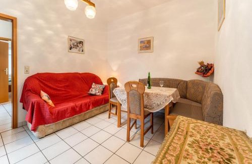 Ediger Apartment | Moselle River Retreat