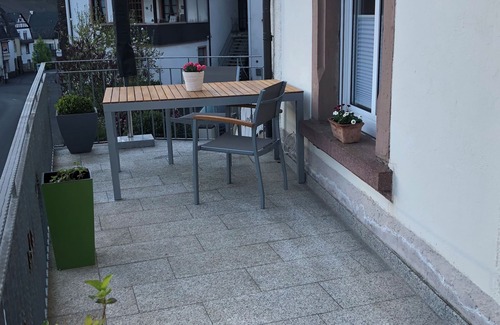 Reil Apartment | MoselLiebe your destination on the Moselle with a view of the vineyards