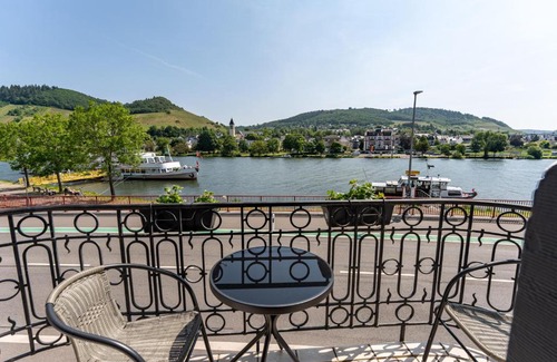 Alf Apartment | Moselresidenz Bellevue Alf Apartment Moselblick