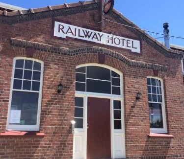 Mossburn Hotel | Mossburn Railway Hotel