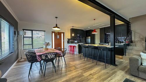 Mossel Bay House | Mossel Bay Island View Holiday Home