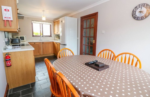 St. Buryan Cottage | MOSSLEY COTTAGE, pet friendly, character holiday cottage in St Buryan
