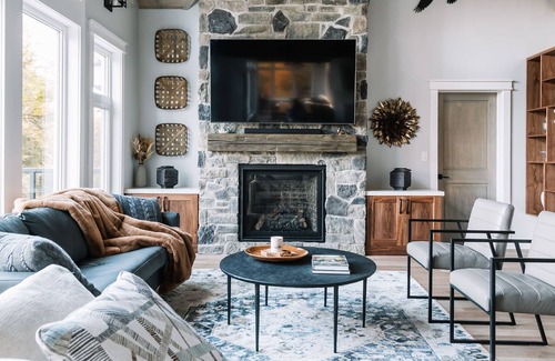 Dysart et al Cottage | Mossrock Retreat - Private Luxury Escape for Two with Hot Tub
