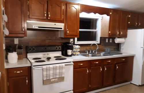 Robbins House | Mossy Ridge- Trail #4, 88 &95 access- 3 bedroom- 6 person home on Brimstone Road