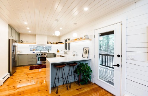 High Falls House | Mossybrook Hideout: Dog Friendly Oasis in High Falls w/Hot Tub