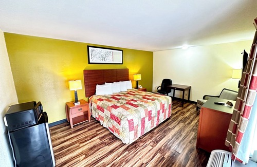 Iola Hotel | Most Affordable Motel Rooms in Iola - Regency Inn iola