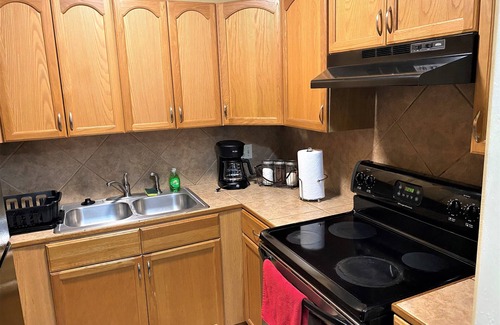 Beauregard Town Historic District Condo | Most Comfortable Sleep You'll Get. Highest Rated across all Platforms