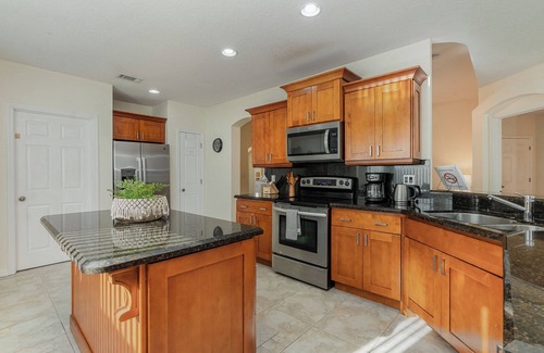 Buena Ventura Lakes House | Most Delightful w/Pool Near Airport