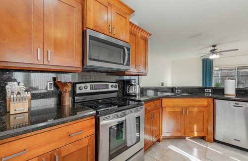 Buena Ventura Lakes House | Most Delightful w/Pool Near Airport