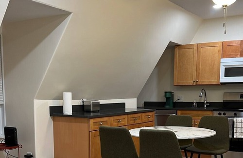 Mid-Cambridge Apartment | Most loved by repeat guests, ready for your remote & long-term stay!