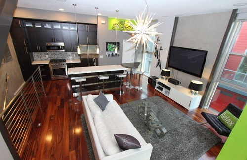 East Village House | Most Reviewed Home- Remodel 2 BD 2.5 BTH -Gaslamp, Convention Center, Petco