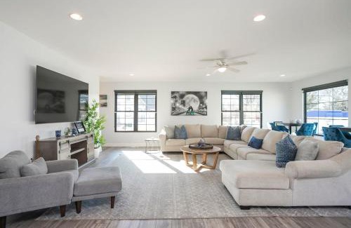 Cleveland Park House | Most Spacious Home only 2 Miles from Downtown