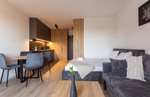 Gdansk City Center Apartment | Mostek Riverside Calm Studio