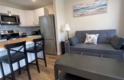 Cookstown Apartment | Motel 400 One Bedroom Suite B