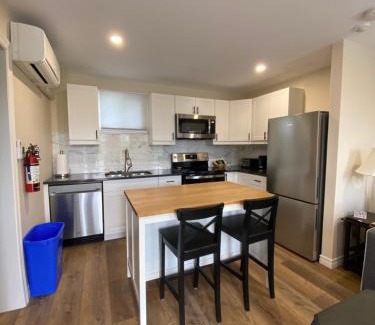 Cookstown Hotel | Motel 400 & Suites