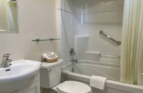 Cookstown Apartment | Motel 400 & Suites Single Kitchenette Unit B