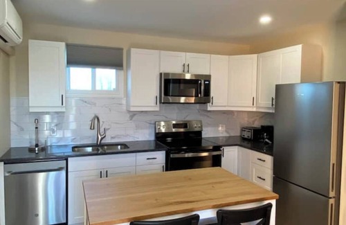 Cookstown Apartment | Motel 400 & Suites Single Kitchenette Unit A