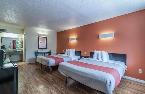Colonie Hotel | MOTEL 6 - Albany, NY - Airport