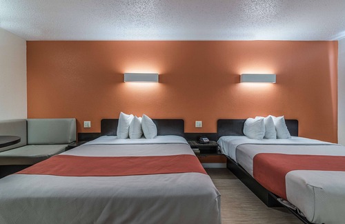 Colonie Hotel | Motel 6 Albany, NY - Airport