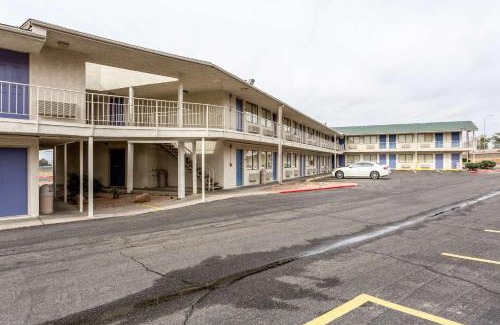 Canyon Acres Hotel | Motel 6 Albuquerque Northeast