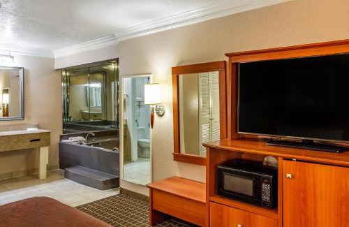 Alvin Hotel | Motel 6-Alvin, TX