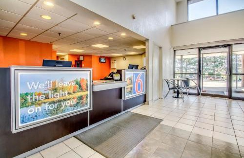 Amherst Hotel | Motel 6-Amherst, NY - Buffalo