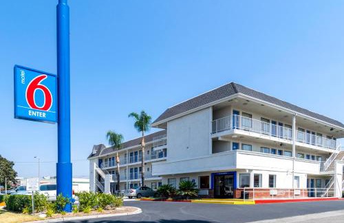 Northeast Anaheim Hotel | Motel 6-Anaheim, CA - Fullerton East
