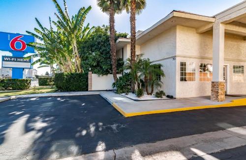 Sherwood Forest and Thistle Development Hotel | Motel 6-Anaheim, CA