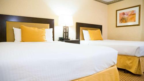 Anaheim Hills Hotel | Motel 6 - Anaheim Hills, CA
